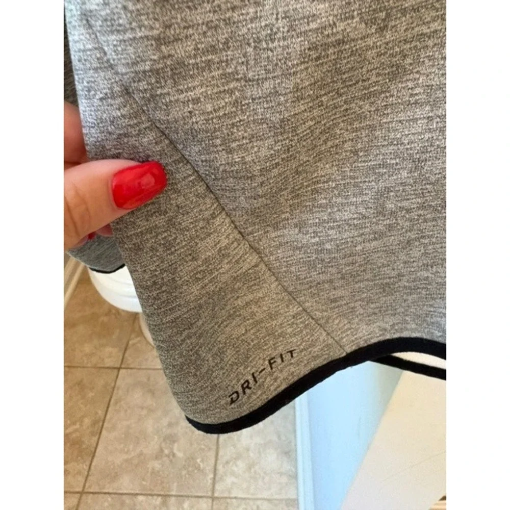 Nike Dri-FIT Womens Quarter Zip Fleece Pullover Heather Gray Size Medium AS IS